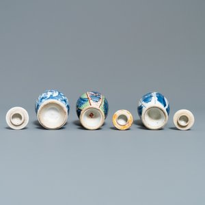 Vijf Chinese blauw-witte vaasjes waarvan één overgedecoreerd, Kangxi — foto 7