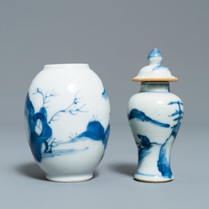 Vijf Chinese blauw-witte vaasjes waarvan één overgedecoreerd, Kangxi — foto 10