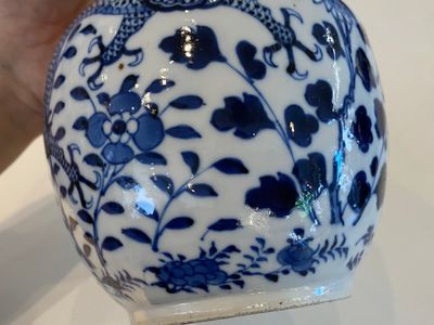 Vijf Chinese blauw-witte vazen, 19e eeuw — foto 20