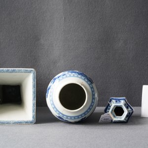 Vijf Chinese blauw-witte vazen, Kangxi — foto 41
