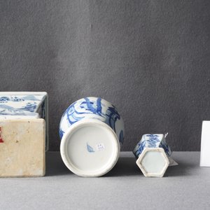 Vijf Chinese blauw-witte vazen, Kangxi — foto 42