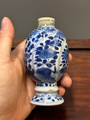 Vijf Chinese blauw-witte vazen, Kangxi — foto 12