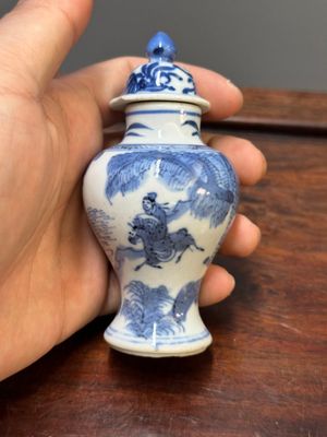 Vijf Chinese blauw-witte vazen, Kangxi — foto 18