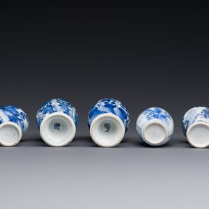 Vijf Chinese blauw-witte vazen, Kangxi — foto 4