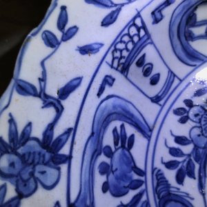 Vijf Chinese blauwwitte kommen en borden, Wanli, Tianqi en Transitie periode — foto 13
