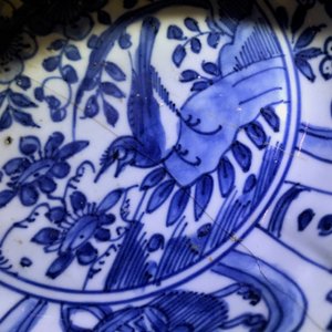 Vijf Chinese blauwwitte kommen en borden, Wanli, Tianqi en Transitie periode — foto 15