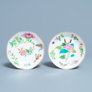 Vijf Chinese Canton famille rose koppen en schotels met vlinders, 19e eeuw — foto 4