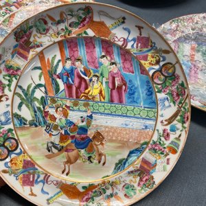 Vijf Chinese Canton famille rose schotels, 19e eeuw — foto 14