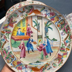 Vijf Chinese Canton famille rose schotels, 19e eeuw — foto 15