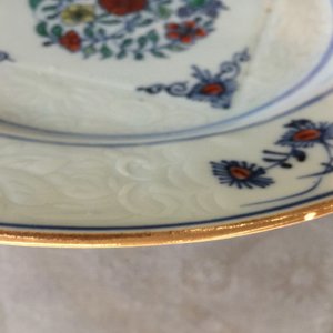 Vijf Chinese doucai, verte-rose en Imari-stijl borden, Kangxi/Qianlong — foto 7