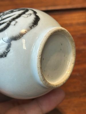 Vijf Chinese export grisaille koppen en een melkkan, Qianlong — foto 15