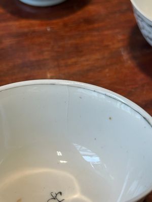 Vijf Chinese export grisaille koppen en een melkkan, Qianlong — foto 4