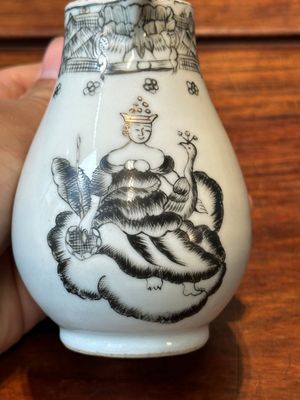 Vijf Chinese export grisaille koppen en een melkkan, Qianlong — foto 9