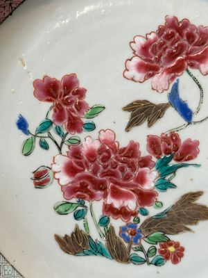 Vijf Chinese famille rose borden met floraal decor, Yongzheng/Qianlong — foto 12