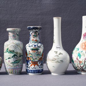 Vijf Chinese famille rose en verte vazen, 19e eeuw — foto 7