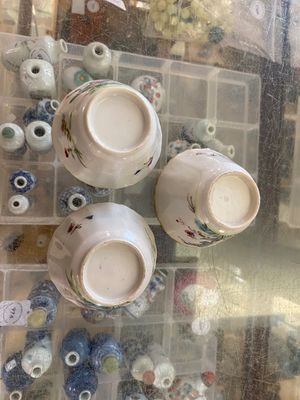 Vijf Chinese famille rose koppen en schotels met een reiger die een vis eet, Qianlong — foto 9