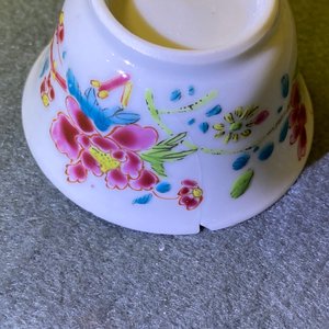 Vijf Chinese famille rose koppen en schotels, Yongzheng/Qianlong — foto 40