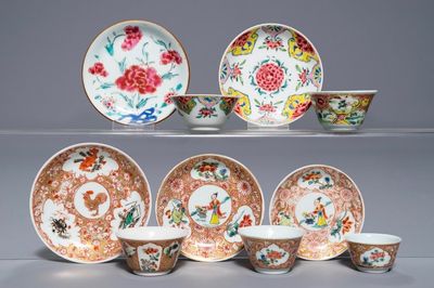 Vijf Chinese famille rose koppen en schotels, Yongzheng/Qianlong