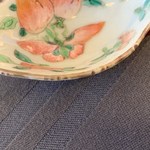 Vijf Chinese famille rose lepels met vruchten, bloemen en vlinders, 19/20e eeuw — foto 7