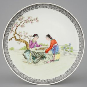 Vijf Chinese famille rose vazen en een schotel, Republiek, 20e eeuw — foto 8