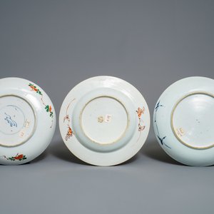 Vijf Chinese famille verte en doucai borden, Kangxi — foto 5