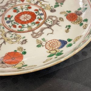 Vijf Chinese famille verte en doucai borden, Kangxi — foto 10