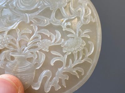 Vijf Chinese riemornamenten in witte jade, Qing — foto 12