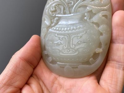 Vijf Chinese riemornamenten in witte jade, Qing — foto 4