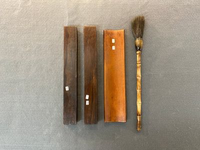 Vijf Chinese voorwerpen voor een geleerde in bamboe, been, ingelegd hout en zeepsteen, 19/20e eeuw — foto 2