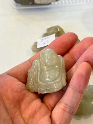 Vijf Chinese witte en celadon jade sculpturen van jongens en Boeddha, 18/19e eeuw — foto 8
