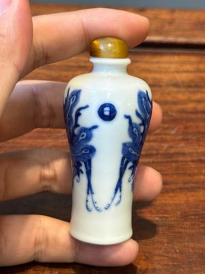 Vijf diverse Chinese blauw-witte snuifflessen, Yongzheng merk, 19/20e eeuw — foto 23