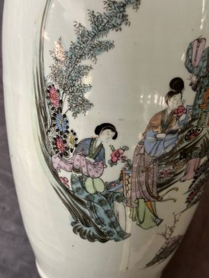 Vijf diverse Chinese famille rose vazen, 19/20e eeuw — foto 16