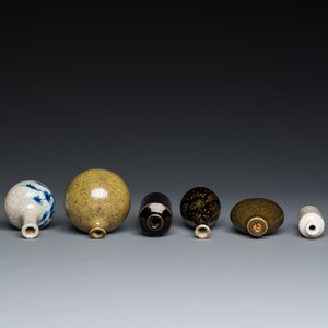 Vijf diverse Chinese snuifflessen en drie miniatuur vaasjes, 19/20e eeuw — foto 6