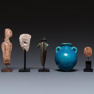 Vijf diverse Egyptische stukken, Nieuwe Rijk tot Late Tijd — foto 4