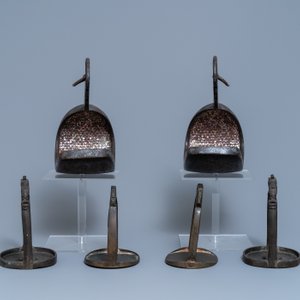 Vijf paar Chinese en Japanse bronzen stijgbeugels, 18/19e eeuw — foto 12