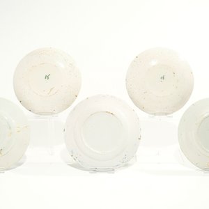 Vijf polychrome Delftse borden, 18e eeuw — foto 2