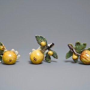 Vijf polychrome Delftse modellen van appels en peren, 18e eeuw — foto 2