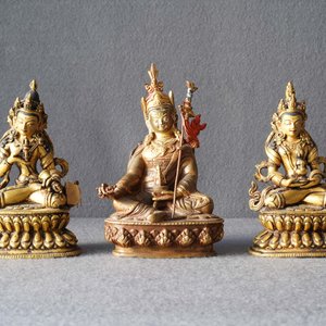 Vijf Sino-Tibetaanse verguld bronzen Boeddha’s, 19/20e eeuw — foto 30