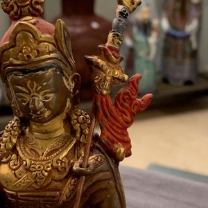 Vijf Sino-Tibetaanse verguld bronzen Boeddha’s, 19/20e eeuw — foto 40