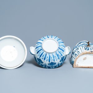 Vijf stukken blauw-wit Delfts en Frans aardewerk, 18/19e eeuw — foto 11
