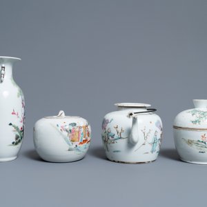 Vijf stukken Chinees famille rose porselein, 19/20e eeuw — foto 5