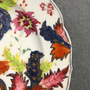 Vijf stukken Chinees famille rose porselein met 'pseudo tabaksbladeren' decor, Qianlong — foto 26
