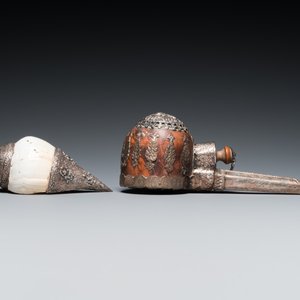 Vijf Tibetaanse rituele voorwerpen in koper, zilver, jade en hout, 19/20e eeuw — foto 11
