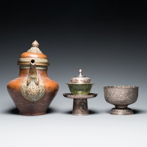 Vijf Tibetaanse rituele voorwerpen in koper, zilver, jade en hout, 19/20e eeuw — foto 3