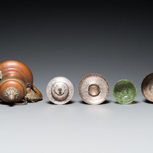 Vijf Tibetaanse rituele voorwerpen in koper, zilver, jade en hout, 19/20e eeuw — foto 6