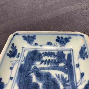 Vijf vierkante Chinese blauwwitte 'ko-sometsuke' schoteltjes voor de Japanse markt, Ming — foto 7
