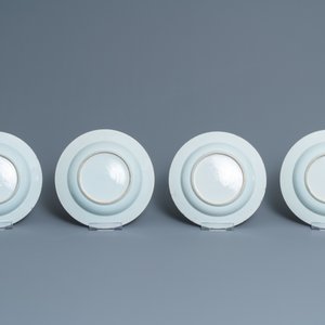 Vijftien Chinese blauw-witte borden en drie schotels met 'koekoek in het huisje' decor, Qianlong — foto 12