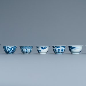 Vijftien Chinese blauw-witte koppen en achttien schotels, Kangxi — foto 7