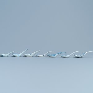 Vijftien Chinese blauw-witte lepels, 19/20e eeuw — foto 4