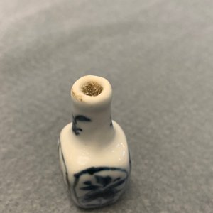Vijftien Chinese overwegend blauw-witte miniatuur vaasjes, Kangxi — foto 25